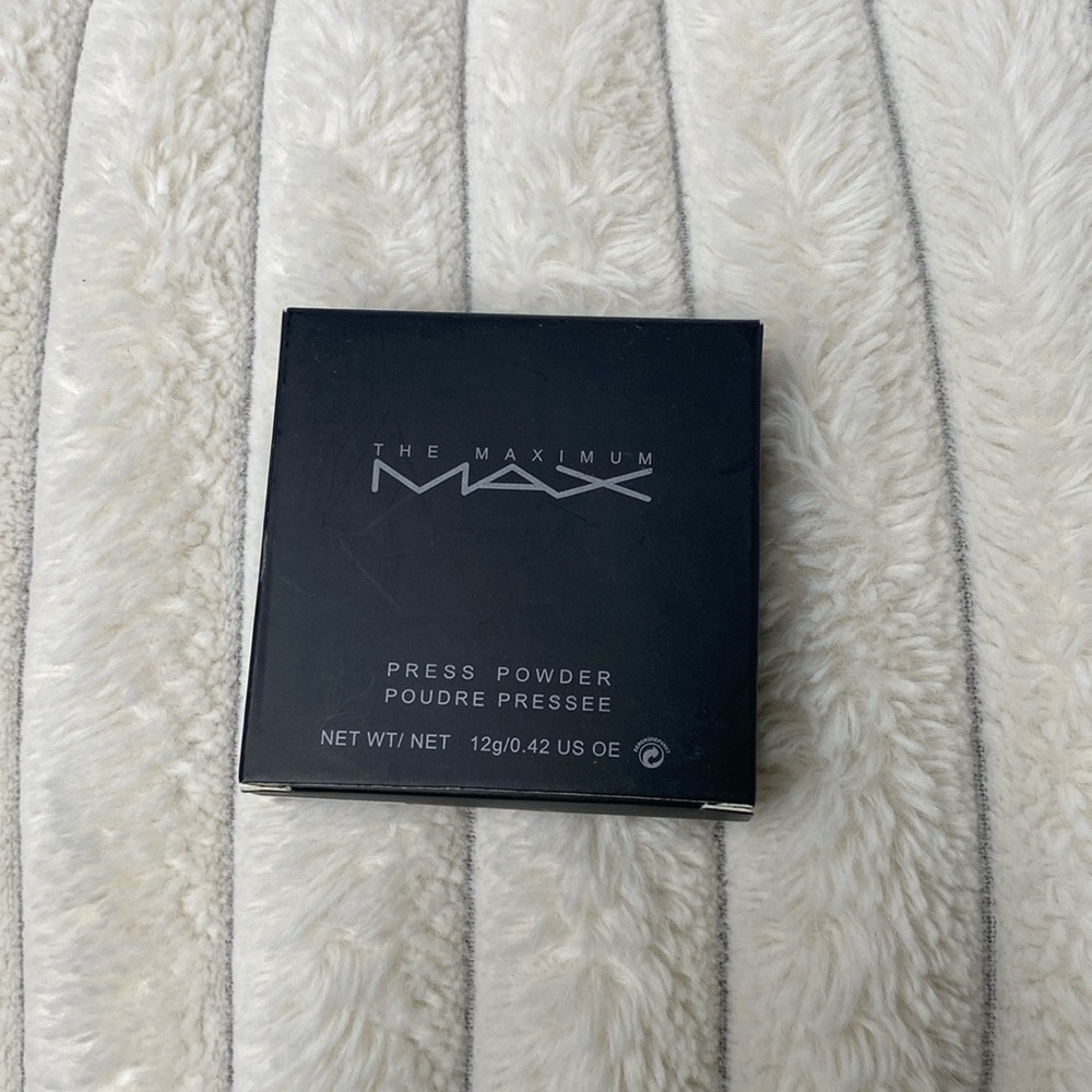The Maximum Max Press Powder Color: Natural Beige MAX 803